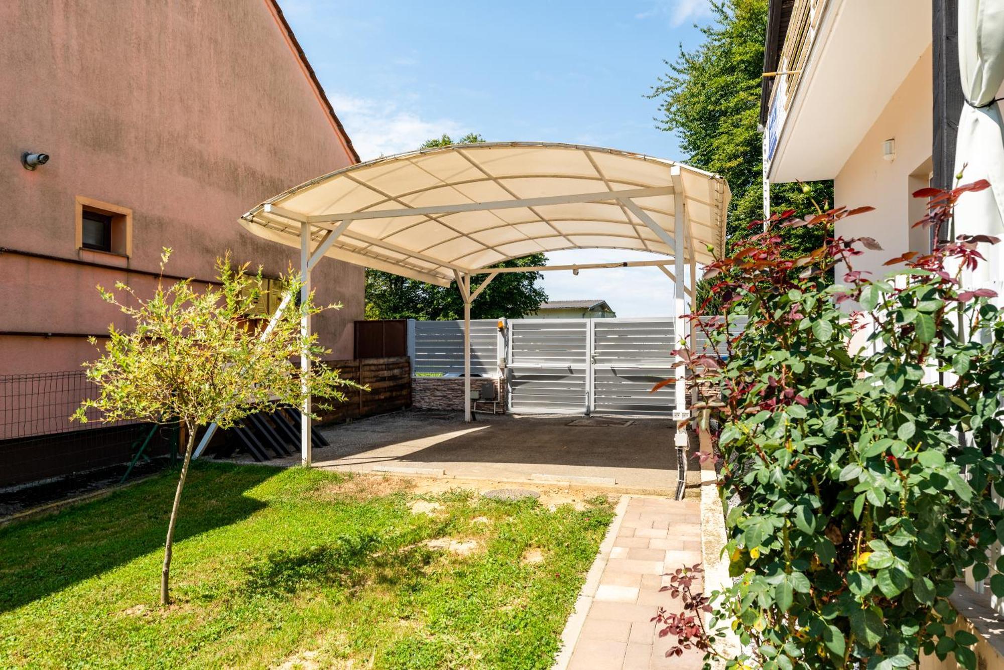 Studio Apartman Queen Bjelovar Exterior foto